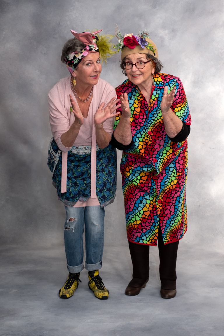 Foto: Alice Hoffmann und Bettina Koch in »In Würde albern«